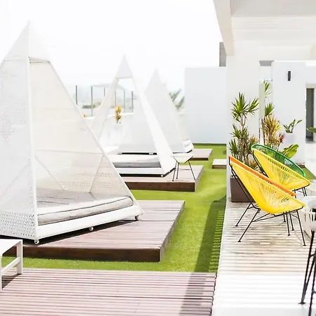 Cozy Flat With Amazing Roof In Apartment *